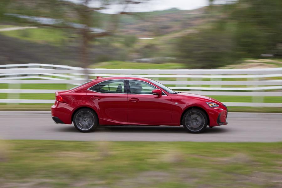  Lexus IS200t F-Sport 2016 года  (NA) (фото 15 из 27)